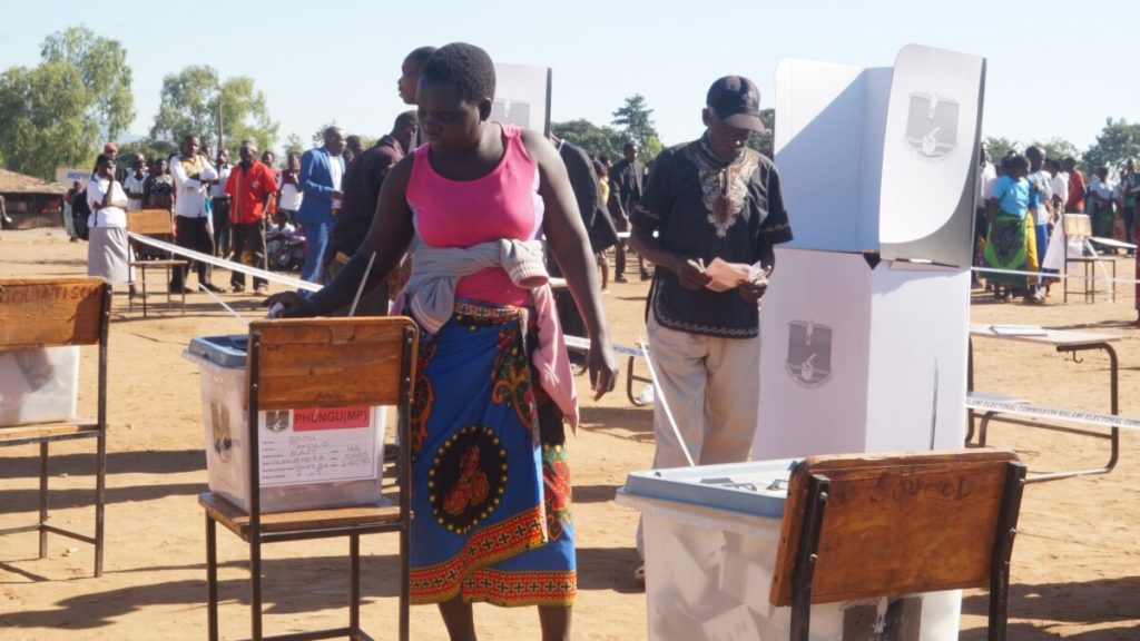 malawi-voting-booth.jpg malawi-voting-booth